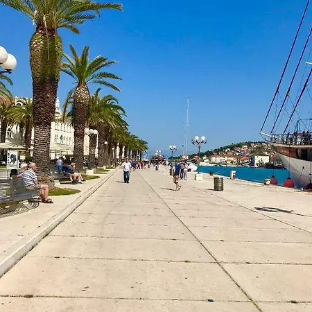Apartment Jomarko - Spacious Apartment For 6 In Trogir * Trogir