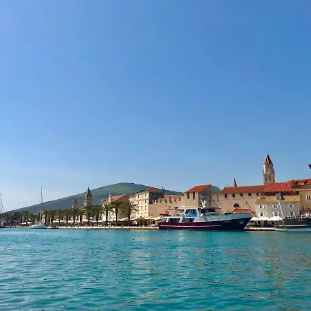 Apartment Apartment Jomarko - Spacious Apartment For 6 In Trogir