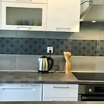 Apartment Jomarko - Spacious Apartment For 6 In Trogir * 特罗吉尔