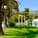 Apartment Jomarko - Spacious Apartment For 6 In Trogir * 特罗吉尔